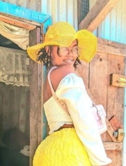 Profil de Rajabo, une femme célibataire de 21 ans à Sambava