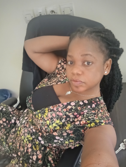 Profil de Célia, une femme célibataire de 34 ans à Lomé