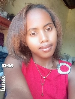 Profil de Olia, une femme célibataire de 21 ans à Farafangana
