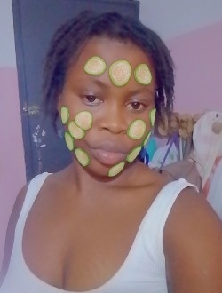 Profil de Pierrette, une femme célibataire de 21 ans à Petit Abidjan-Youkou