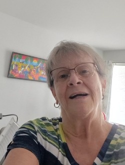 Profil de Lise, une femme célibataire de 73 ans à Delson