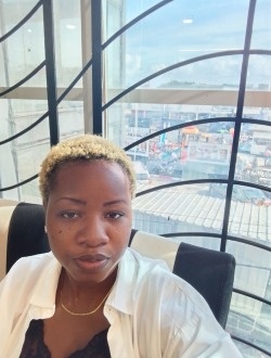 Profil de Audeflore, une femme célibataire de 35 ans à Douala