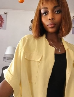 Profil de Carine, une femme célibataire de 30 ans à Abalakopé