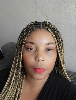 Profil de Blanche, une femme célibataire de 35 ans à Abidjan