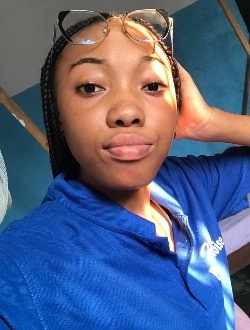Profil de Reine, une femme célibataire de 22 ans à Douala