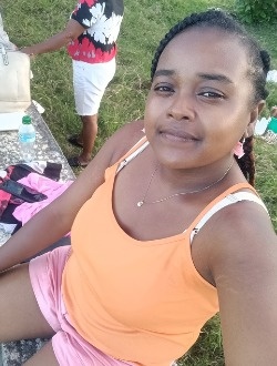 Profil de Stéphanie, une femme célibataire de 32 ans à Antananarivo
