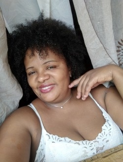 Profil de Theresine, une femme célibataire de 34 ans à Toamasina