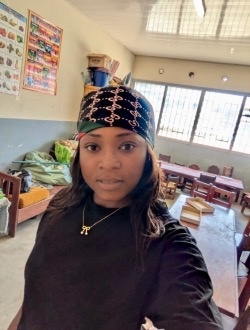 Profil de Aline, une femme célibataire de 27 ans à Yaoundé