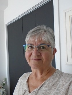 Profil de Francine, une femme célibataire de 70 ans à Saint-Constant