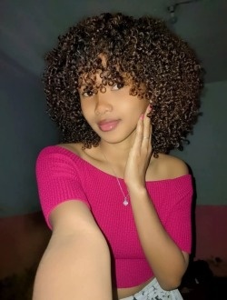Profil de Yelle, une femme célibataire de 25 ans à Antsiranana