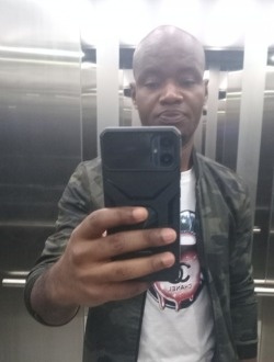 Profil de Serge, un homme célibataire de 40 ans à Bingerville