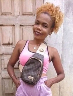 Profil de Tiana Yvana, une femme célibataire de 30 ans à Antsiranana