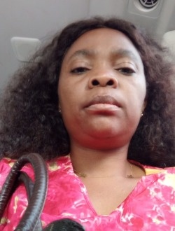 Profil de Christelle, une femme célibataire de 38 ans à Ébolowa