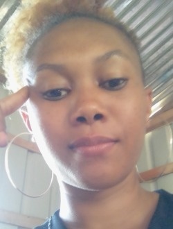 Profil de Laure, une femme célibataire de 35 ans à Antsiranana