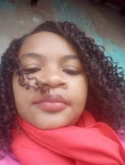 Profil de Julia, une femme célibataire de 20 ans à 67 Ha