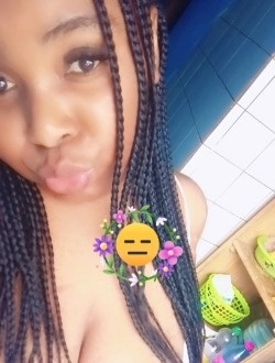 Profil de Danielle, une femme célibataire de 33 ans à Douala