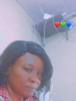 Profil de Sarah, une femme célibataire de 46 ans à Lomé