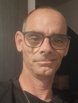 Profil de Olivier, un homme célibataire de 43 ans à Bressuire