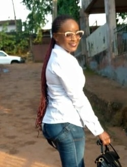 Profil de Anne, une femme célibataire de 34 ans à Yaoundé