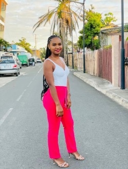 Profil de Edonice, une femme célibataire de 28 ans à Toamasina