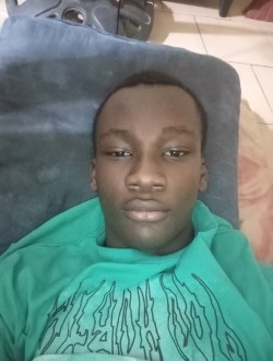Profil de Axel, un homme célibataire de 18 ans à Port-Bouët