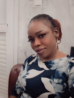 Profil de Natacha, une femme célibataire de 41 ans à Abidjan