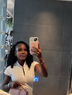 Profil de Emma, une femme célibataire de 20 ans à Abidjan