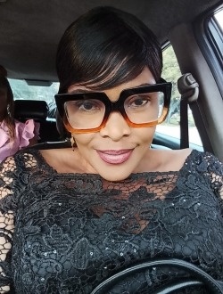 Profil de Brunette Hadassa, une femme célibataire de 49 ans à Brazzaville