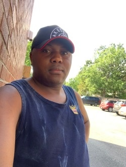 Profil de Landry, un homme célibataire de 42 ans à Montréal