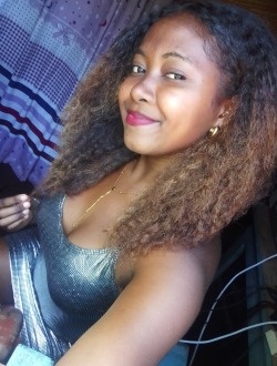Profil de Marinah, une femme célibataire de 22 ans à Antalaha