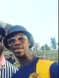 Profil de M, un homme célibataire de 40 ans à Soweto