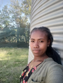 Profil de Soanirina, une femme célibataire de 28 ans à Antsiranana