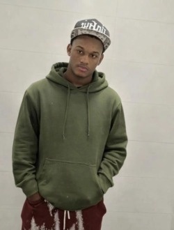 Profil de Alpha, un homme célibataire de 18 ans à Barcelona