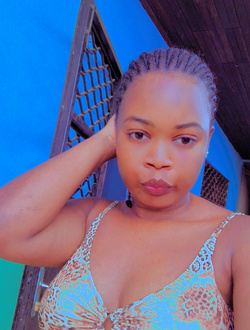 Profil de Nadia, une femme célibataire de 22 ans à Douala