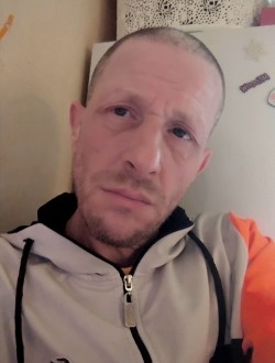 Profil de Dominique, un homme célibataire de 49 ans à Charleroi