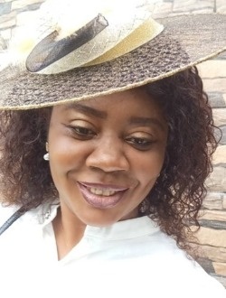 Profil de Christelle Flore, une femme célibataire de 42 ans à Bafoussam