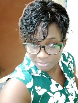 Profil de Véronique, une femme célibataire de 38 ans à Lomé