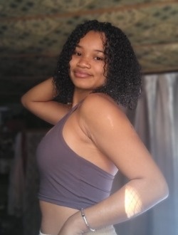 Profil de Karmela, une femme célibataire de 24 ans à Antananarivo