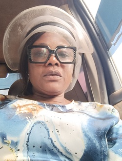 Profil de Anne - Marie, une femme célibataire de 53 ans à Yaoundé