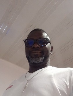 Profil de Wilfried, un homme célibataire de 0 ans à Abidjan