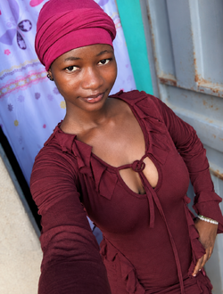 Profil de Emelyne, une femme célibataire de 22 ans à Parakou