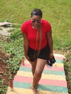 Profil de Brenda, une femme célibataire de 27 ans à Yaoundé