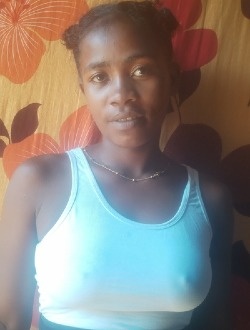 Profil de Lyanda, une femme célibataire de 19 ans à Antsiranana