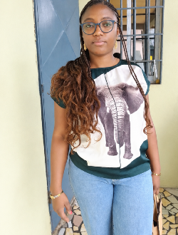 Profil de Julea, une femme célibataire de 24 ans à Douala