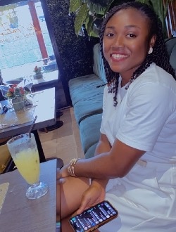 Profil de Christelle, une femme célibataire de 29 ans à Douala