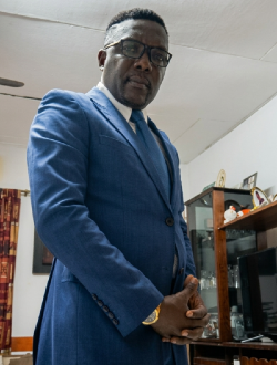 Profil de Prince, un homme célibataire de 46 ans à Abidjan