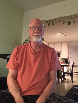 Profil de Denis, un homme célibataire de 68 ans à Saguenay