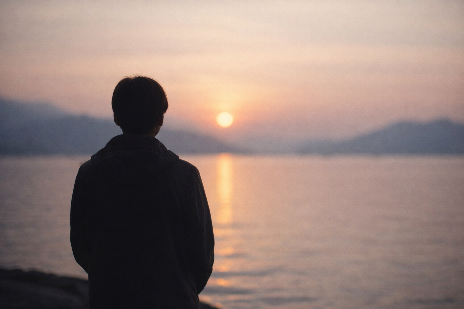 Prise de recul émotionnel illustrant une réflexion personnelle face à une relation amoureuse.